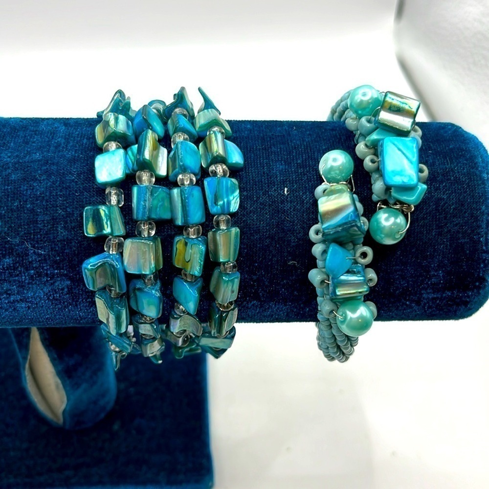 Turquoise Colored Abalone Shell 4 stretch Bracelet 1 clamper Beaded Bracelet set